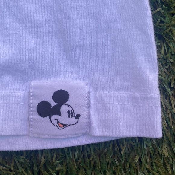 Mickey Mouse Hong Kong T-Shirt - Picture 9 of 12